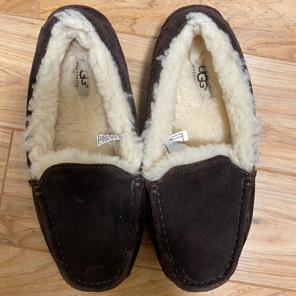 Men’s UGG Ascot Shearling Lined Slippers Size 6 EUC
